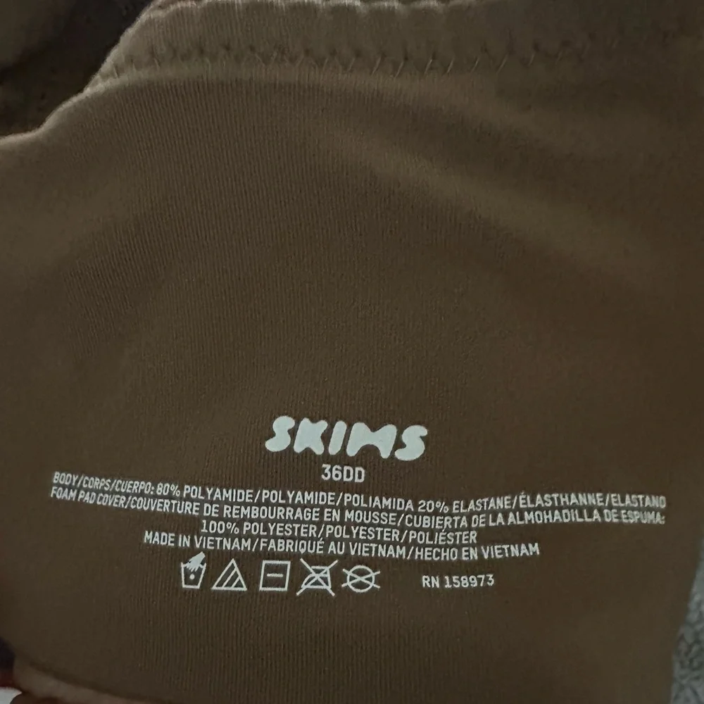 Skims T-Shirt Bra‎ - Picture 7 of 8